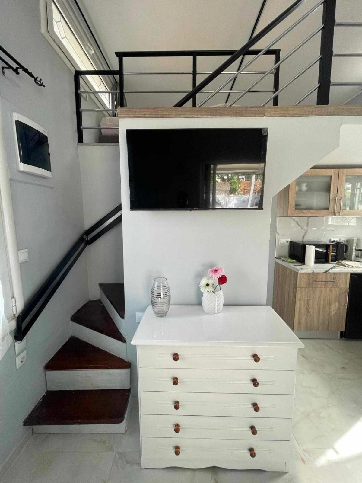 Filio'S Loft Near Airport Villa Artemida  Exterior foto